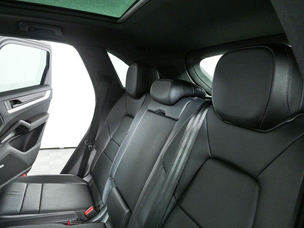 New 2026 Porsche Cayenne AWD/4WD image 22