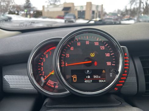 Used 2016 MINI Cooper 4-Door Hardtop image 26