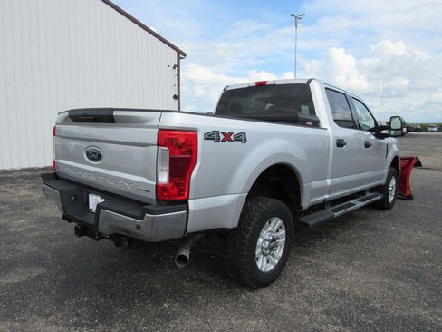 Used 2019 Ford F250 XLT w/ Snow Plow Prep Package AWD/4WD image 3
