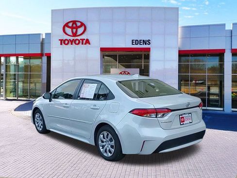 Used 2022 Toyota Corolla LE image 5