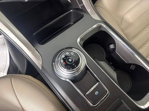 Used 2019 Ford Fusion SEL FWD image 22