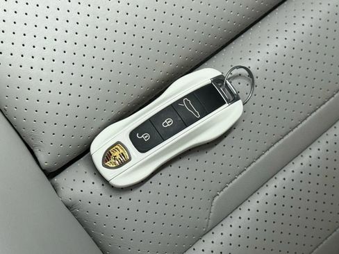 Used 2018 Porsche Panamera 4S image 46