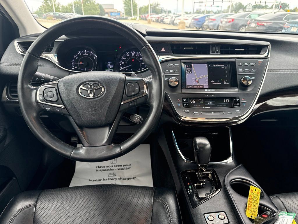 Used 2013 Toyota Avalon Limited w/ Technology Pkg FWD image 11