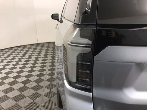 New 2026 Chevrolet Suburban High Country w/ Sun And Tow Package image 26