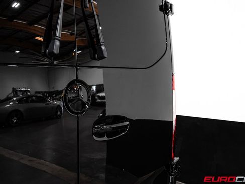 Used 2024 Mercedes-Benz Sprinter 3500 image 22