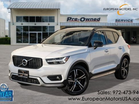 Used 2021 Volvo XC40 T4 R-Design image 1