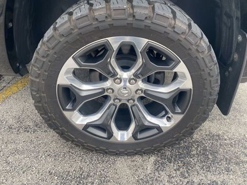 Used 2022 RAM 1500 Limited w/ Body-Colour Bumper Group AWD/4WD image 7