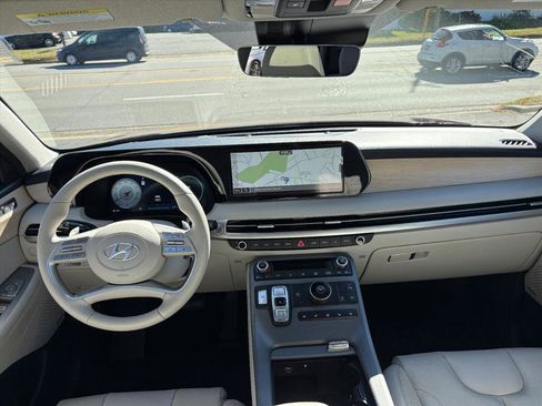 Used 2024 Hyundai Palisade Limited image 6