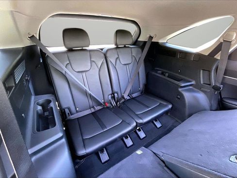 Used 2024 Kia Sorento S FWD image 26
