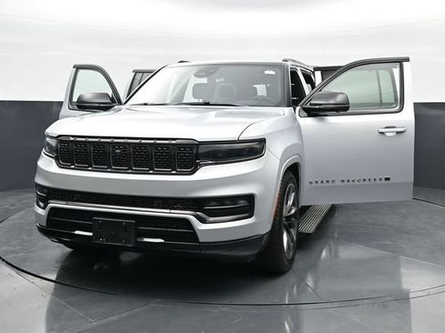 Used 2024 Jeep Grand Wagoneer L Series III w/ Quick Order Packagew 28T AWD/4WD image 46