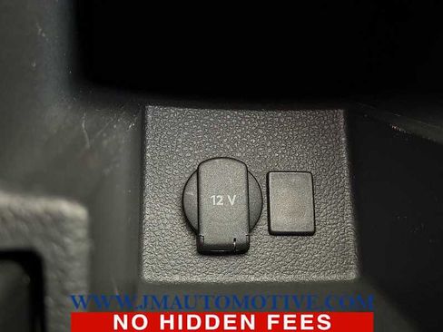 Used 2017 Volkswagen Passat 1.8T R-Line w/ R-Line Lighting Package image 37