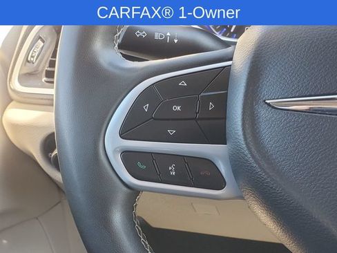 Used 2024 Chrysler Pacifica Touring-L FWD image 14