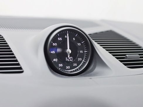 Used 2024 Porsche Cayenne image 17