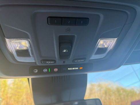 Used 2024 Chevrolet Silverado 1500 LT Trail Boss w/ LT Trail Boss Premium Package image 19