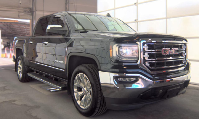 Used 2018 GMC Sierra 1500 SLT w/ SLT Premium Package RWD image 2