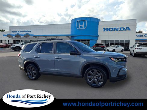 Certified 2023 Honda Pilot Sport image 1