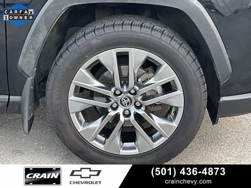 Used 2021 Toyota RAV4 XLE Premium image 32