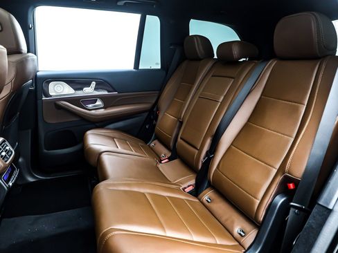New 2026 Mercedes-Benz GLS 450 4MATIC image 8