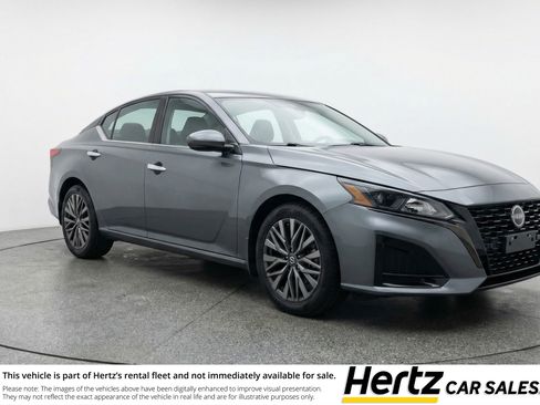 Used 2025 Nissan Altima 2.5 SV FWD image 1