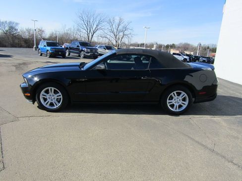 Used 2010 Ford Mustang V6 image 4
