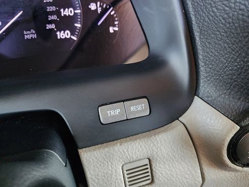 Used 2012 Lexus LS 460 AWD w/ Comfort Pkg image 30