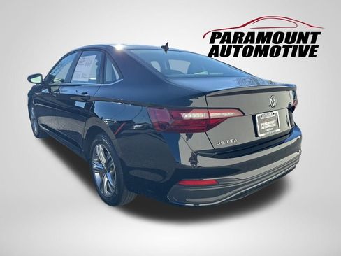 Certified 2024 Volkswagen Jetta SE image 5