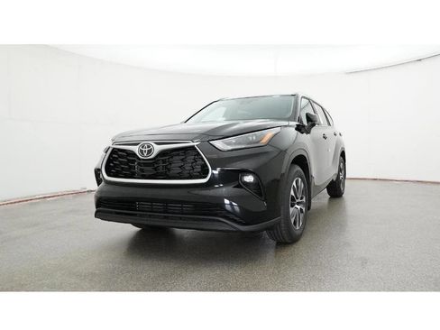 New 2026 Toyota Highlander XLE image 48