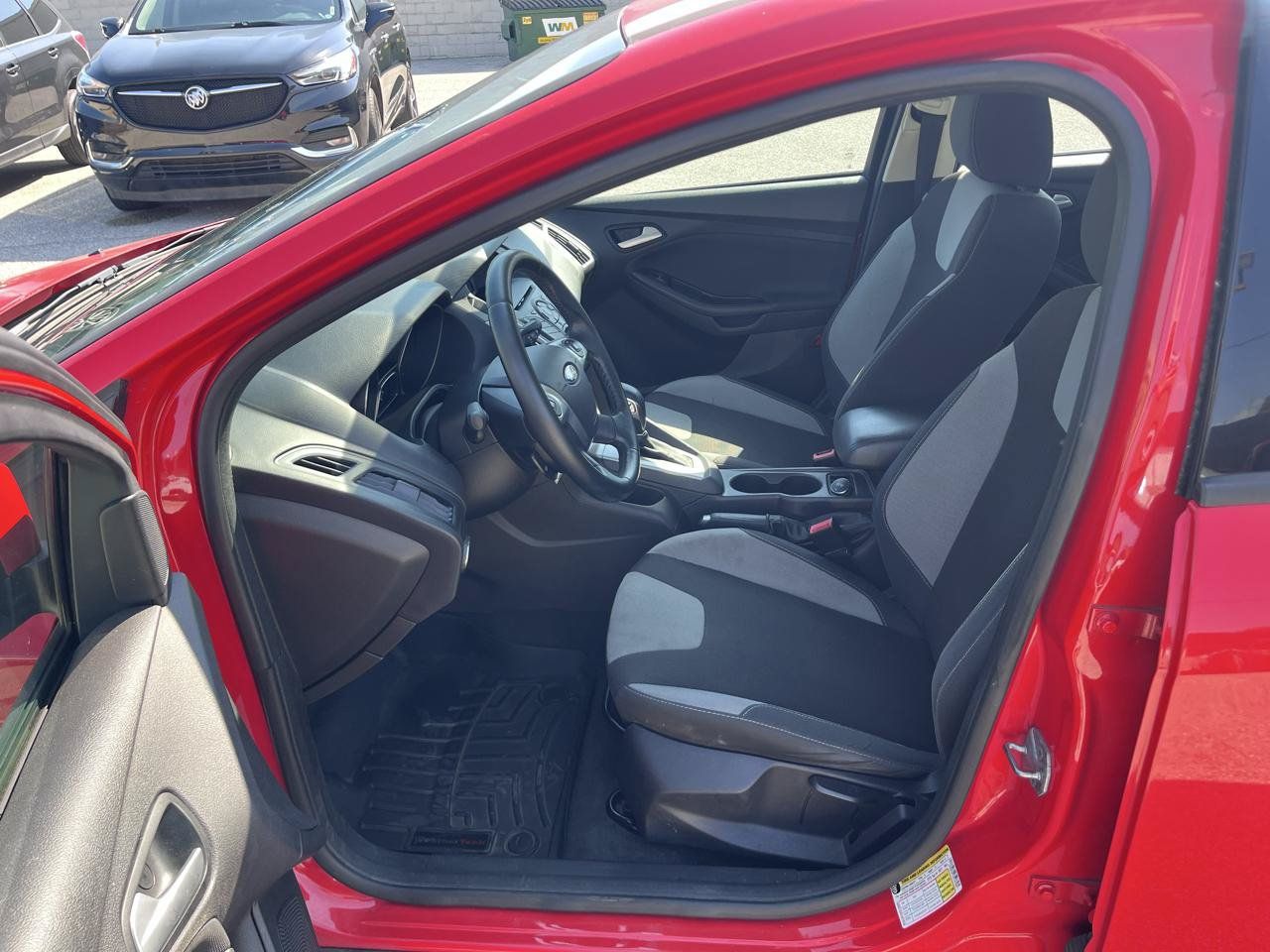 Used 2014 Ford Focus SE w/ SE Sport Package FWD image 19