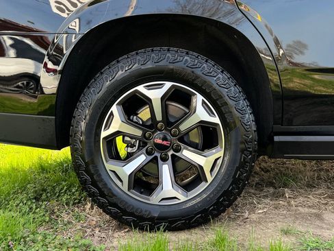 Used 2025 GMC Yukon AT4 Ultimate w/ LPO, Floor Liner Package image 8