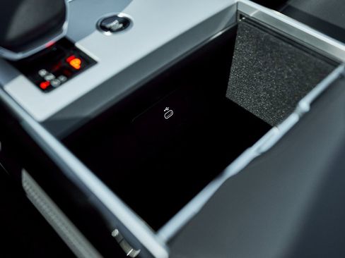 Used 2025 Land Rover Range Rover Long Wheelbase Autobiography image 69