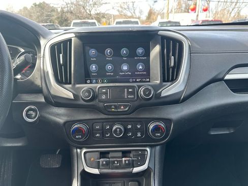 Used 2022 GMC Terrain SLE w/ Driver Convenience Package image 16
