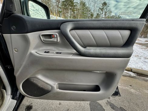 Used 2006 Toyota Land Cruiser V8 image 68