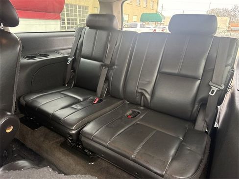 Used 2010 GMC Yukon XL SLT image 23