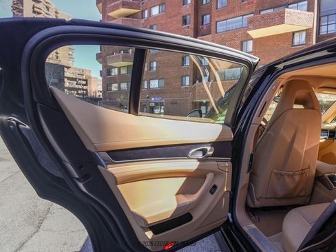 Used 2012 Porsche Panamera 4 image 60