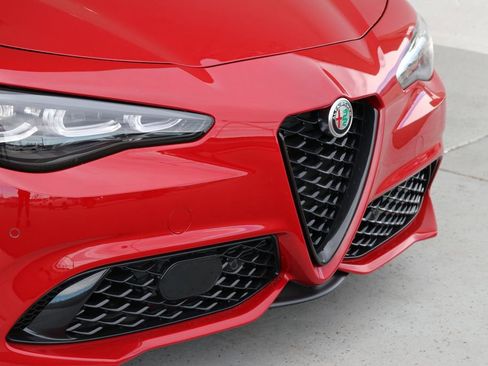 New 2025 Alfa Romeo Giulia Intensa w/ Driving Assist Package image 12