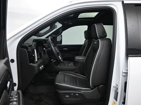 Used 2024 GMC Sierra 2500 AT4X w/ AT4X AEV Edition image 28