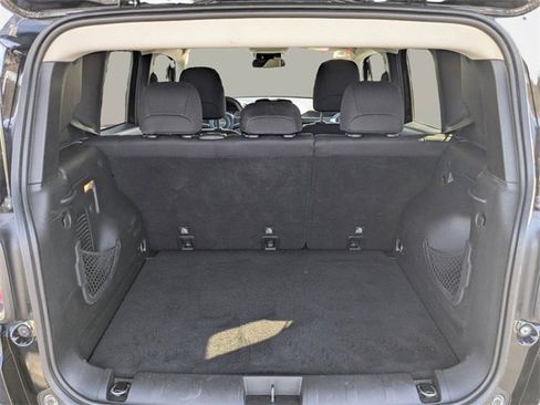 Used 2019 Jeep Renegade Latitude w/ Cold Weather Group image 12