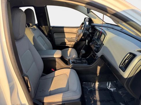 Used 2018 Chevrolet Colorado W/T w/ WT Convenience Package RWD image 10