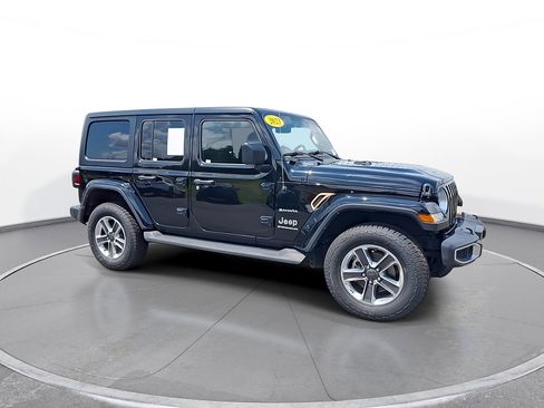 Used 2023 Jeep Wrangler Unlimited Sahara w/ Cold Weather Group AWD/4WD image 9