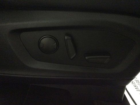 Used 2023 Ford Explorer XLT w/ Equipment Group 202A image 39