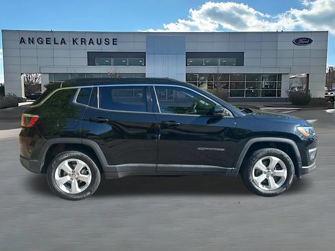 Used 2018 Jeep Compass Latitude w/ Cold Weather Group AWD/4WD image 8