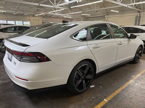 Used 2025 Honda Accord Sport image 28