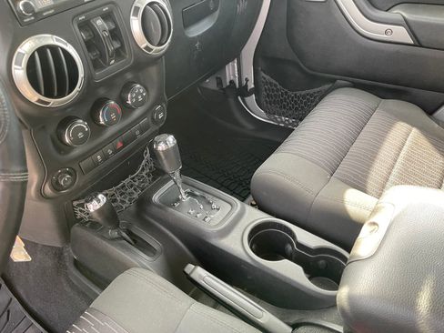 Used 2012 Jeep Wrangler Unlimited Sahara w/ Connectivity Group image 18