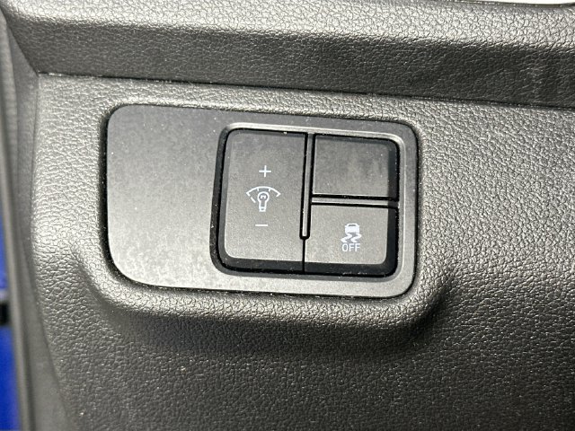 Used 2022 Hyundai Accent Limited w/ Cargo Package FWD image 23