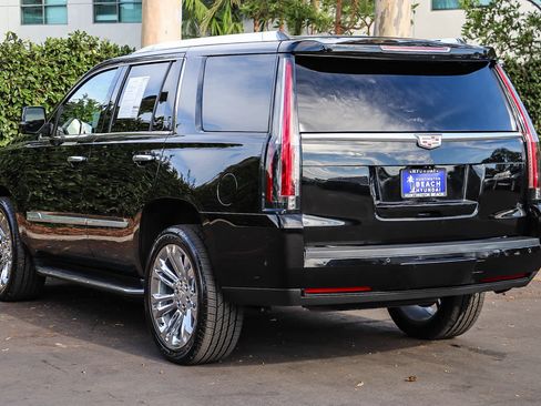 Used 2020 Cadillac Escalade Premium Luxury AWD/4WD image 8