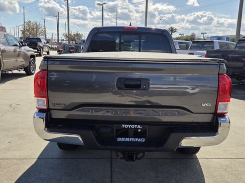 Certified 2016 Toyota Tacoma SR5 image 7