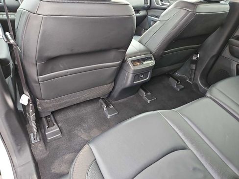 Used 2024 Nissan Pathfinder SL image 35