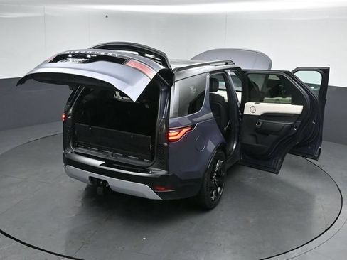 Used 2024 Land Rover Discovery Metropolitan Edition AWD/4WD image 56