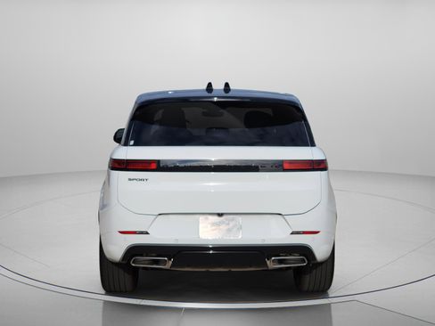 New 2026 Land Rover Range Rover Sport Dynamic SE AWD/4WD image 4
