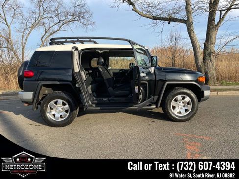 Used 2007 Toyota FJ Cruiser 4WD image 13